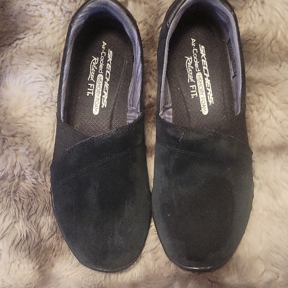 Skechers Women's Blue Suede Relaxed Fit Loafer